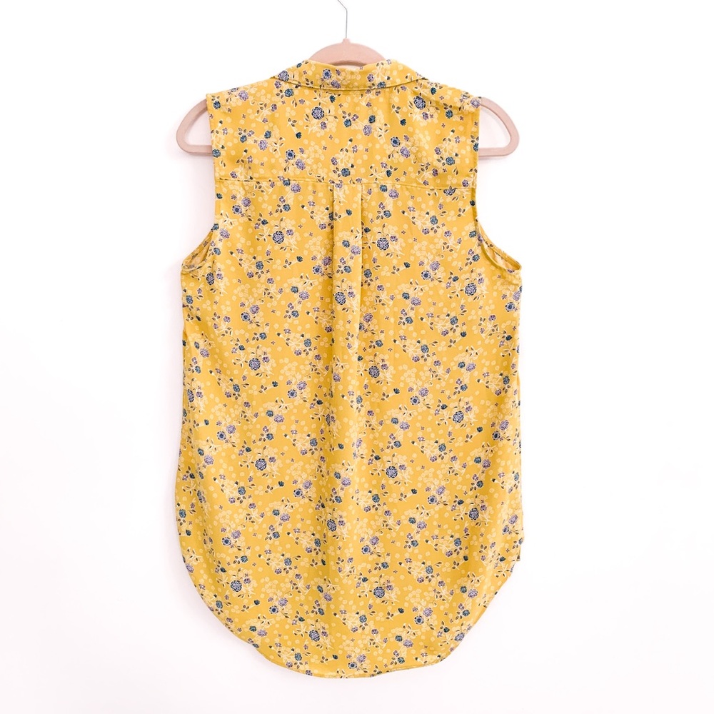 Rachel Zoe Floral Sleeveless Button Down Top - Picture 2 of 7